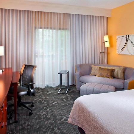 Courtyard By Marriott Huntsville University Drive Экстерьер фото