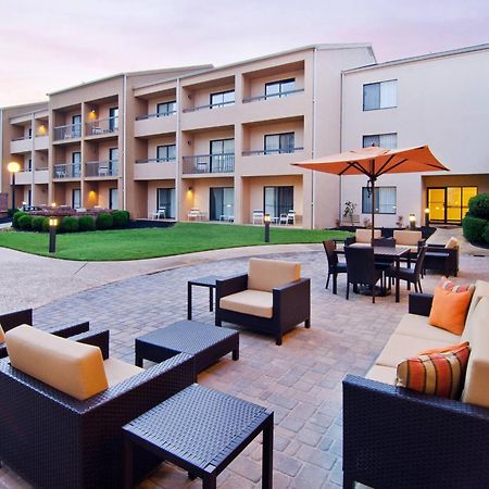 Courtyard By Marriott Huntsville University Drive Экстерьер фото