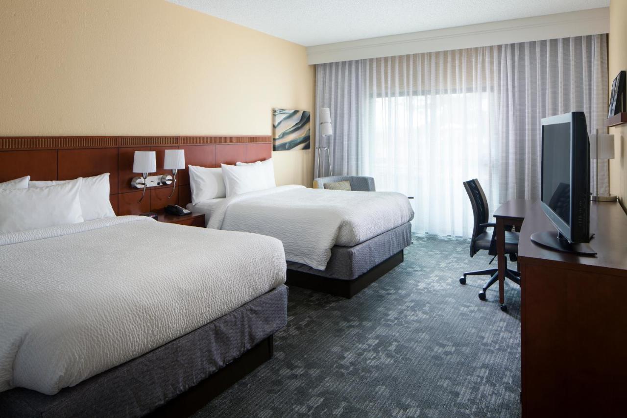 Courtyard By Marriott Huntsville University Drive Экстерьер фото