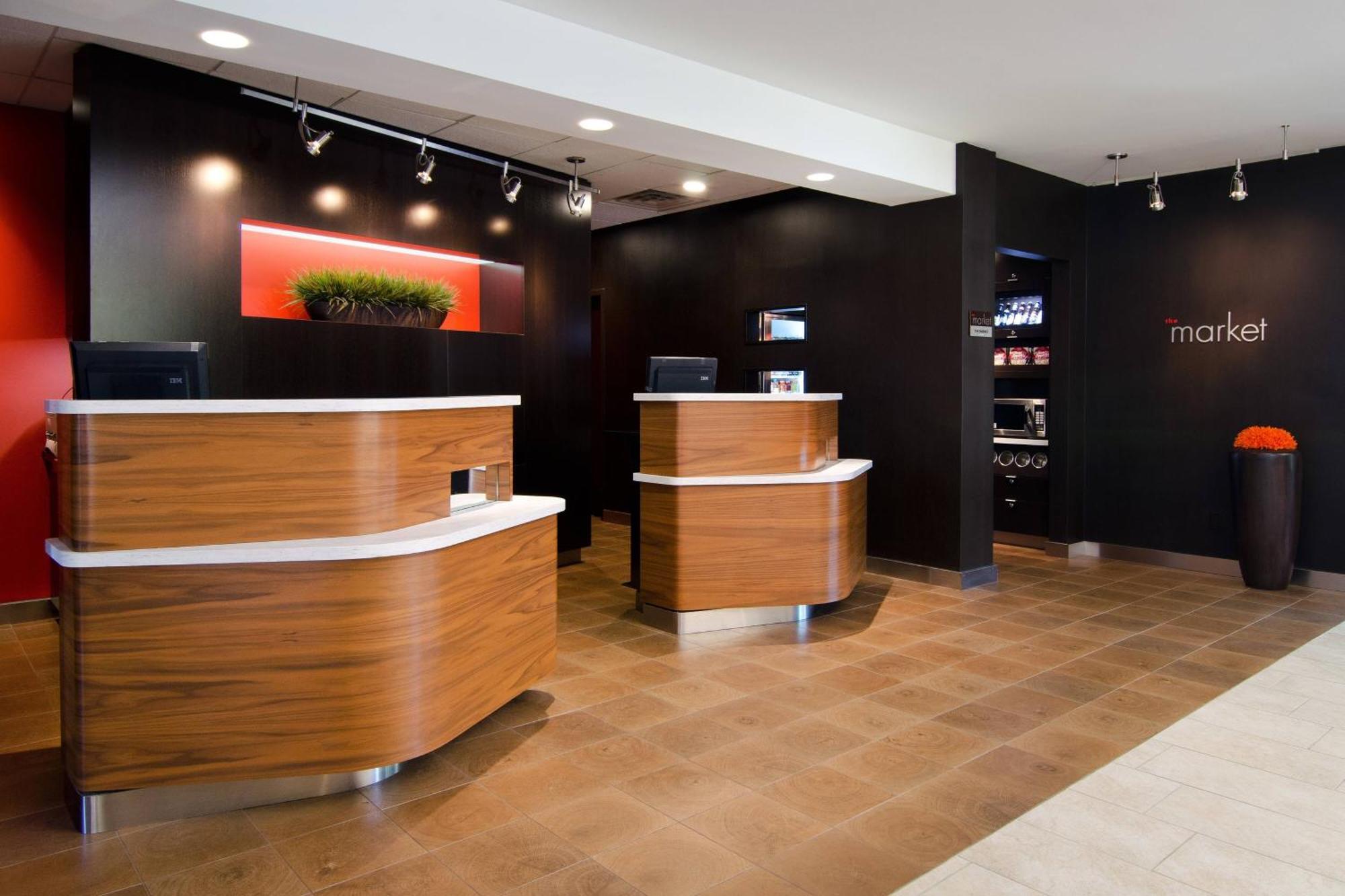 Courtyard By Marriott Huntsville University Drive Экстерьер фото