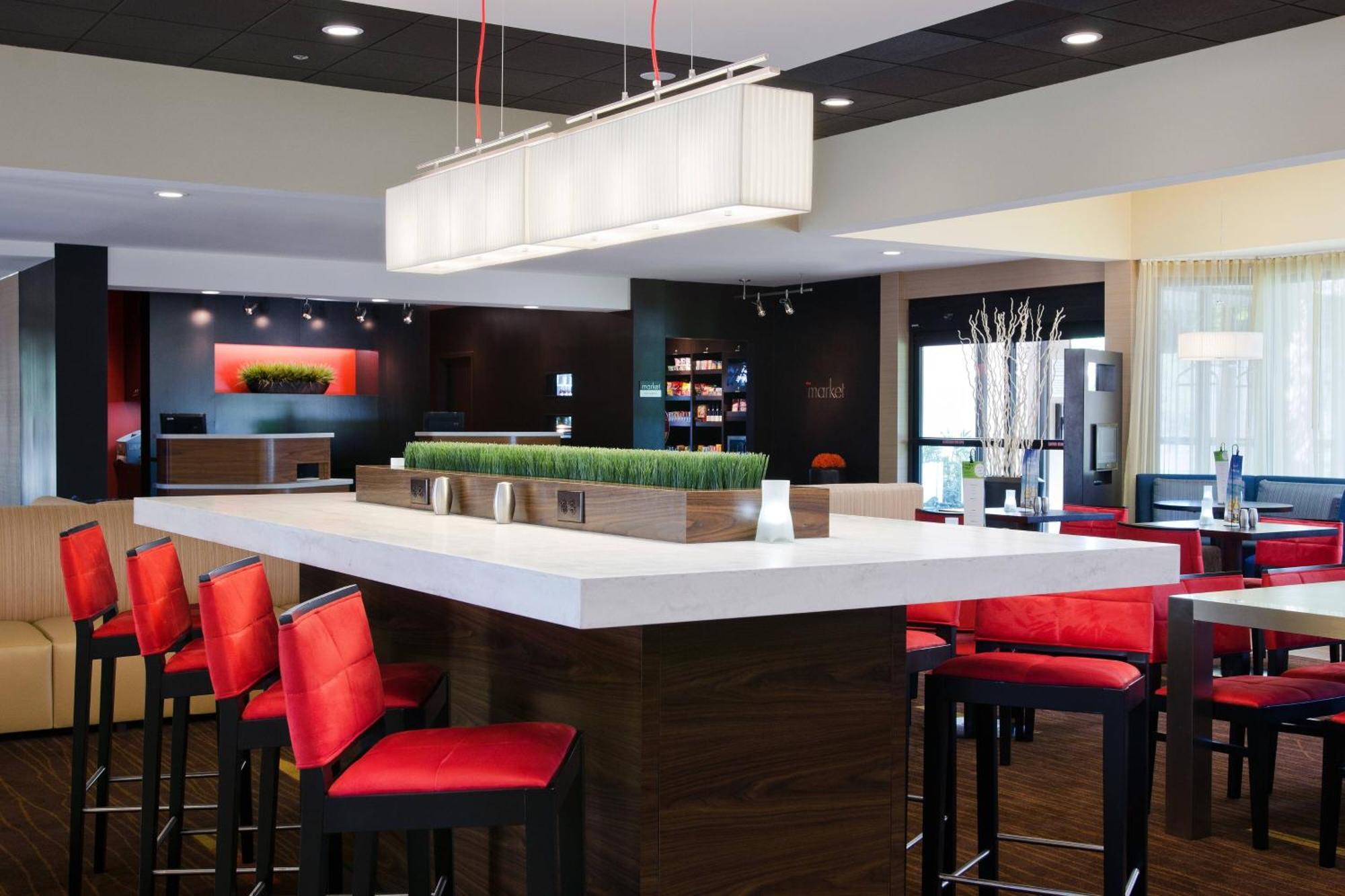 Courtyard By Marriott Huntsville University Drive Экстерьер фото