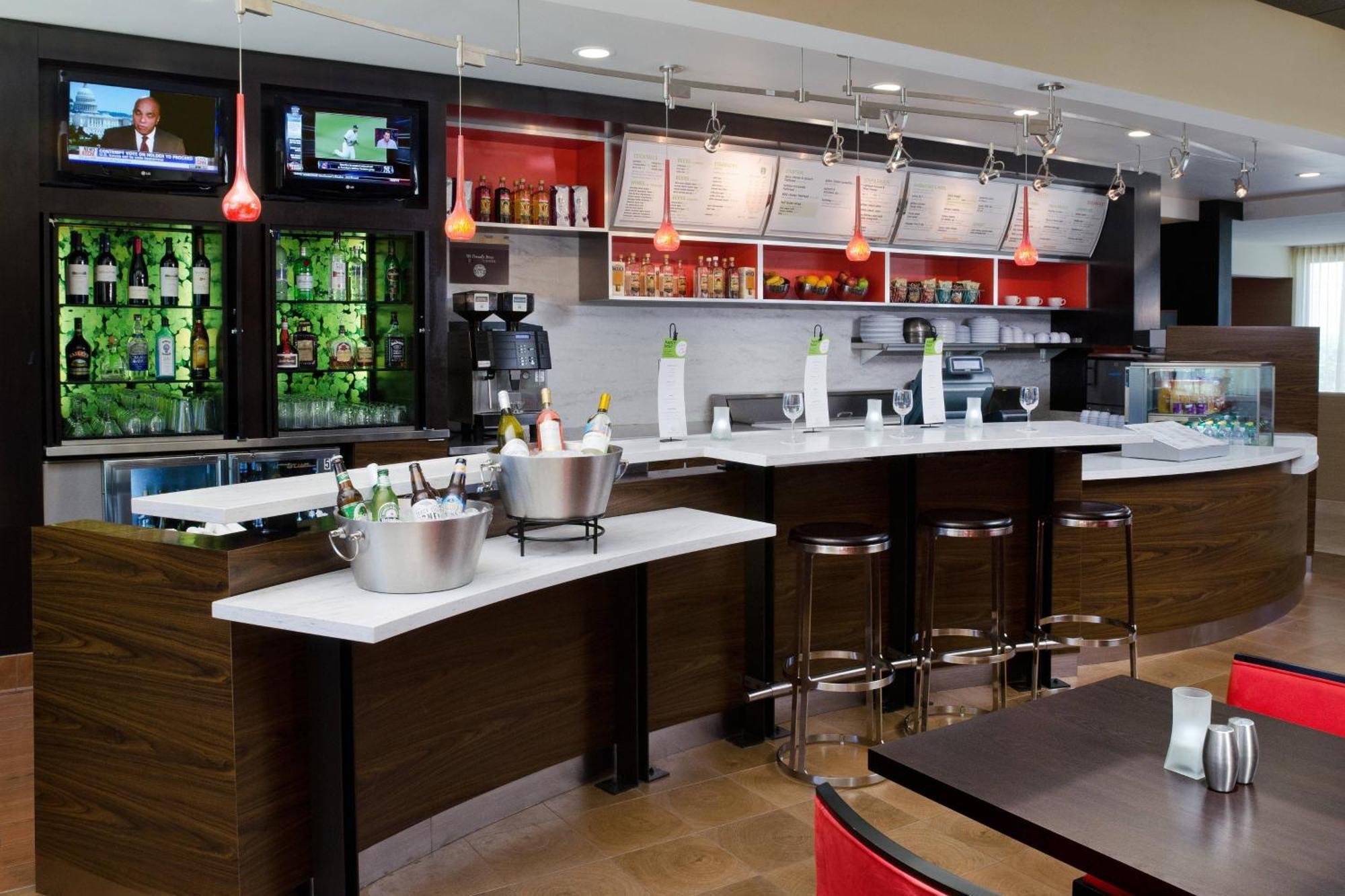 Courtyard By Marriott Huntsville University Drive Экстерьер фото