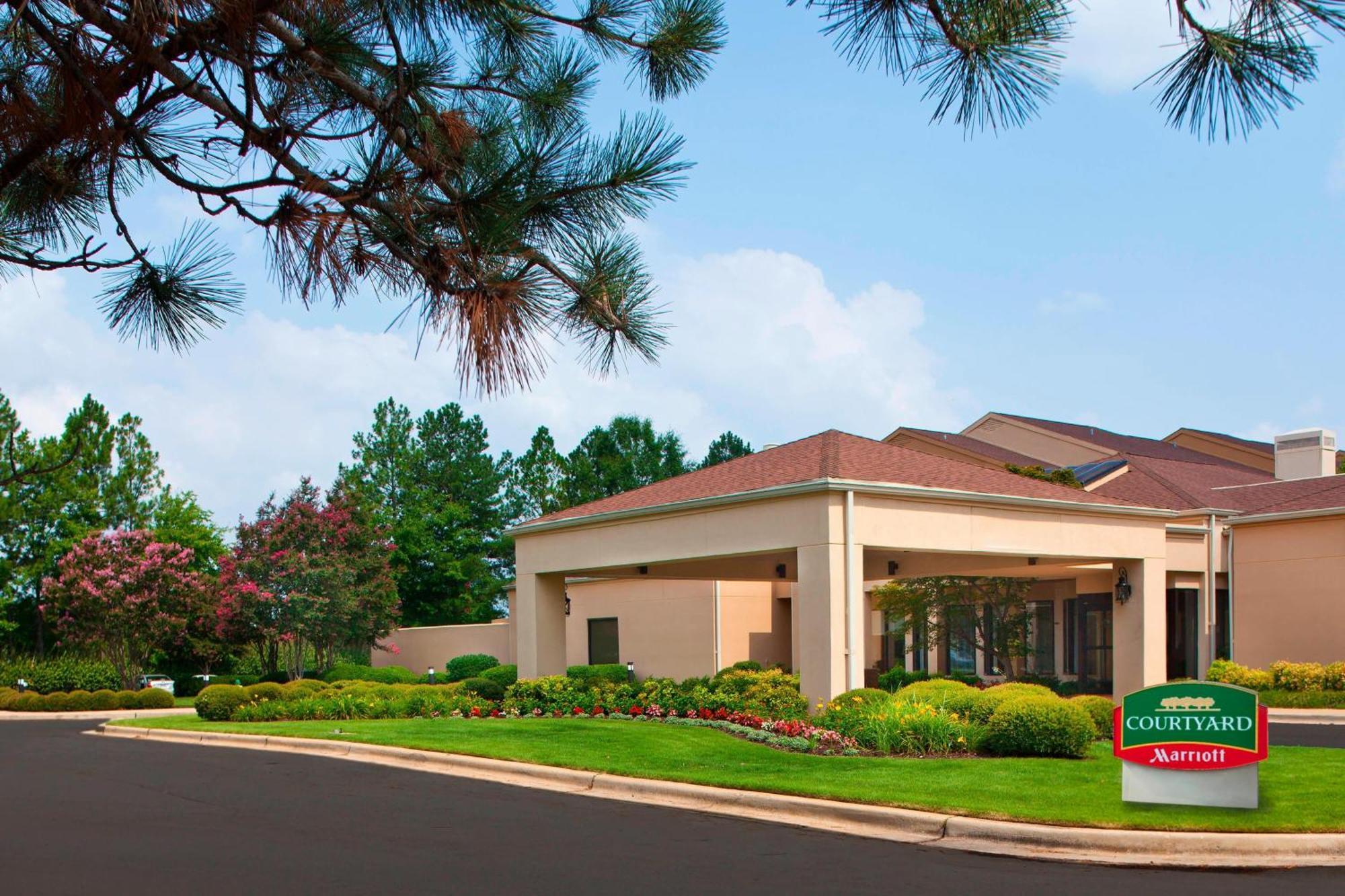 Courtyard By Marriott Huntsville University Drive Экстерьер фото