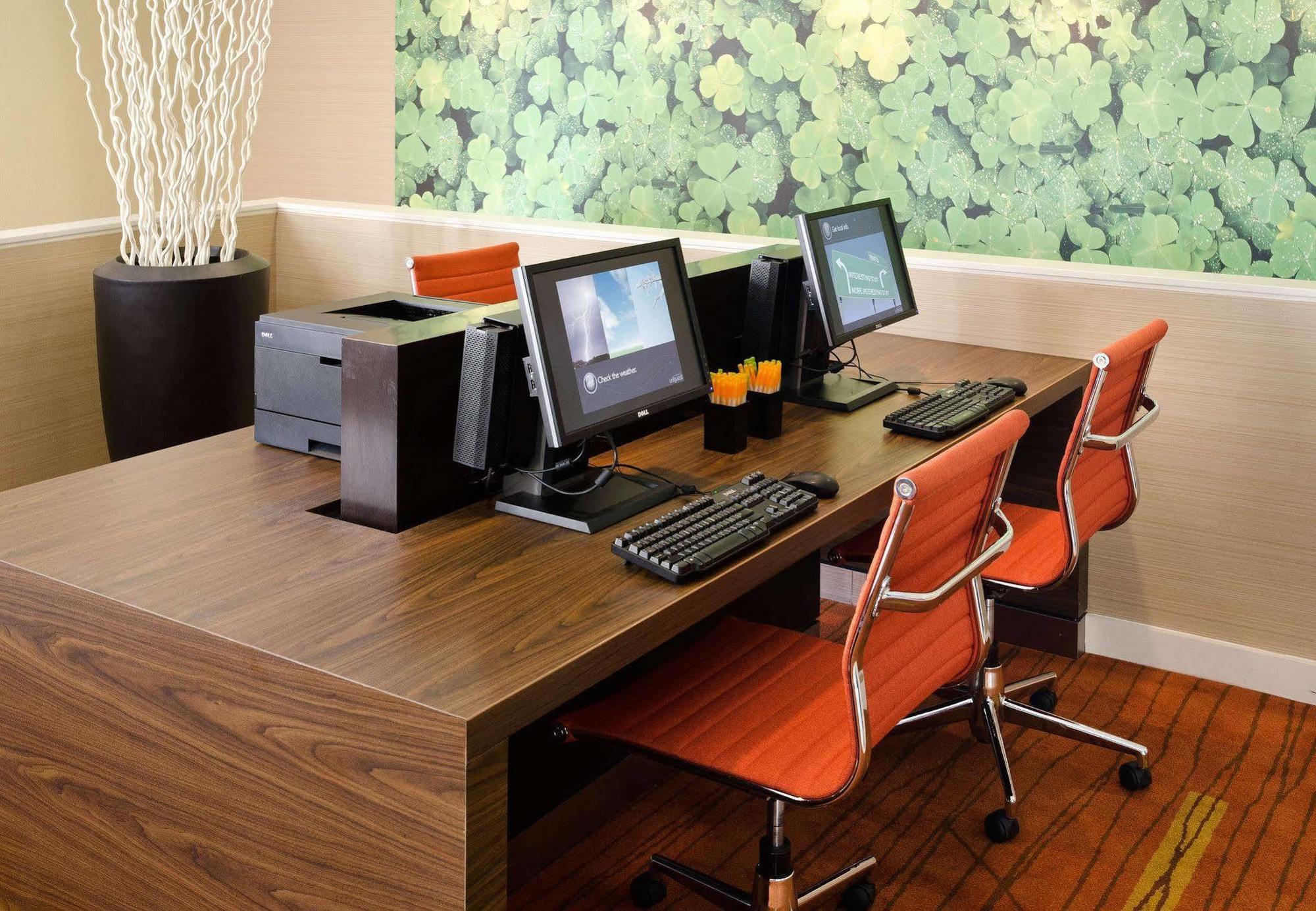 Courtyard By Marriott Huntsville University Drive Бизнес фото