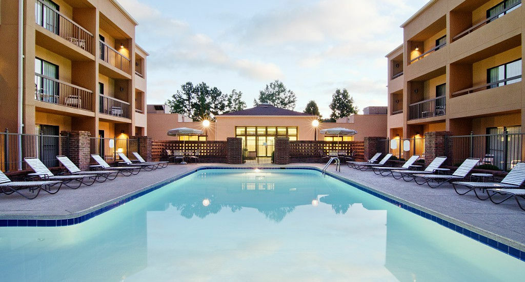 Courtyard By Marriott Huntsville University Drive Экстерьер фото